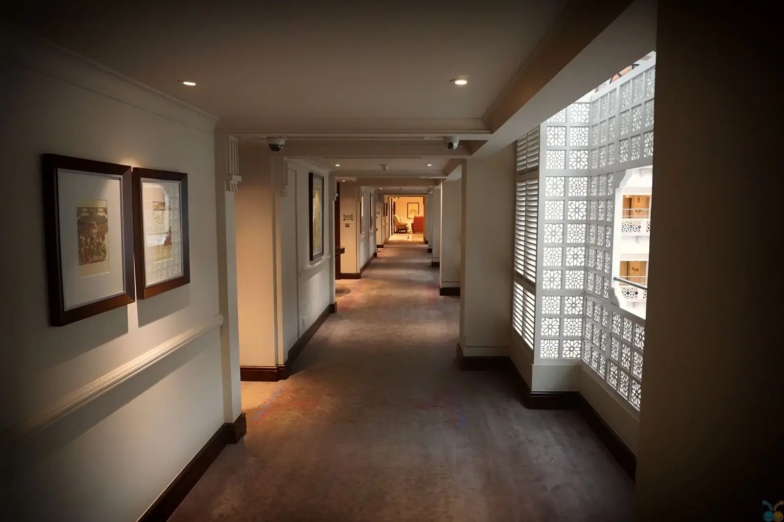 Xeneri Hotelinsight interior corridor